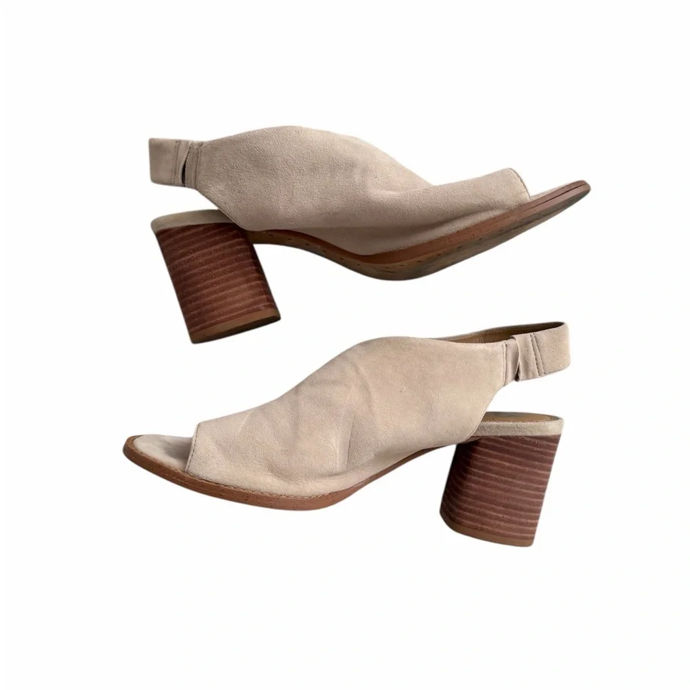 Gianni Bini Outta Town Suede Sandal